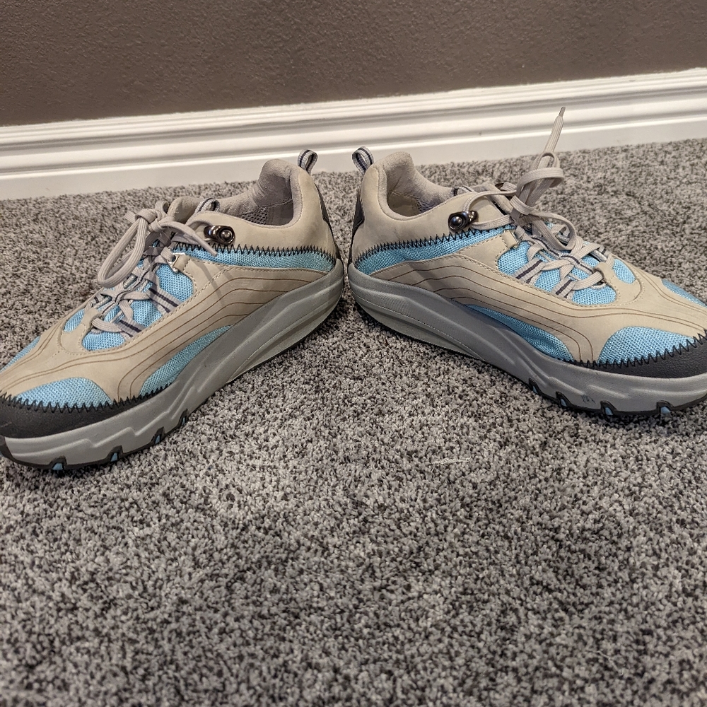 MBT Rocker Shoes - Picture 3 of 9